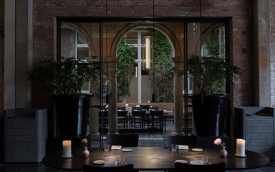 Le Pristine Restaurant Evokes Moody Opulence in Antwerp