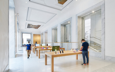 Foster + Partners Transforms Rome Palazzo into Apple Store