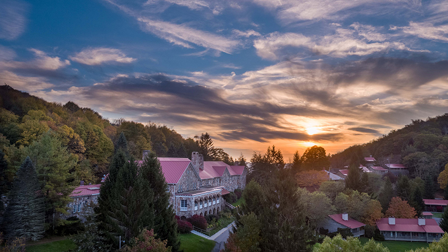 Mountain Lake Lodge in Pembroke, Virginia