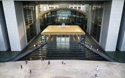 Foster + Partners Completes Apple Store in Abu Dhabi