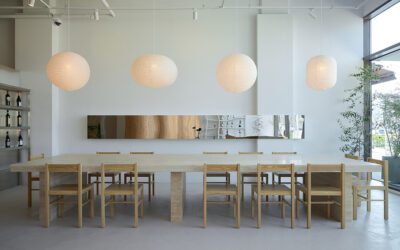 A Box-Like Restaurant Opens in Incheon