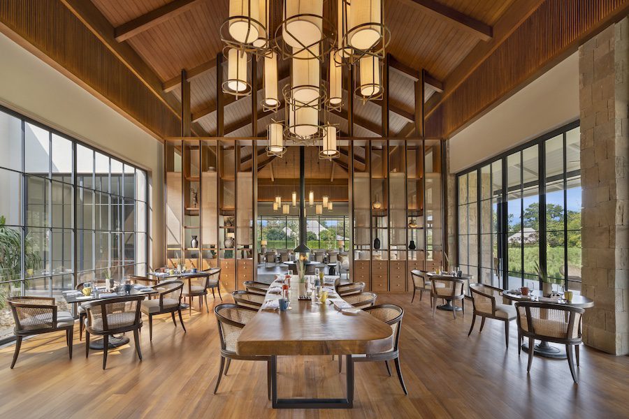 Oberoi, Vindhyavilas Wildelife Resort, Bandhavgarh dining room natural light floor to ceiling windows