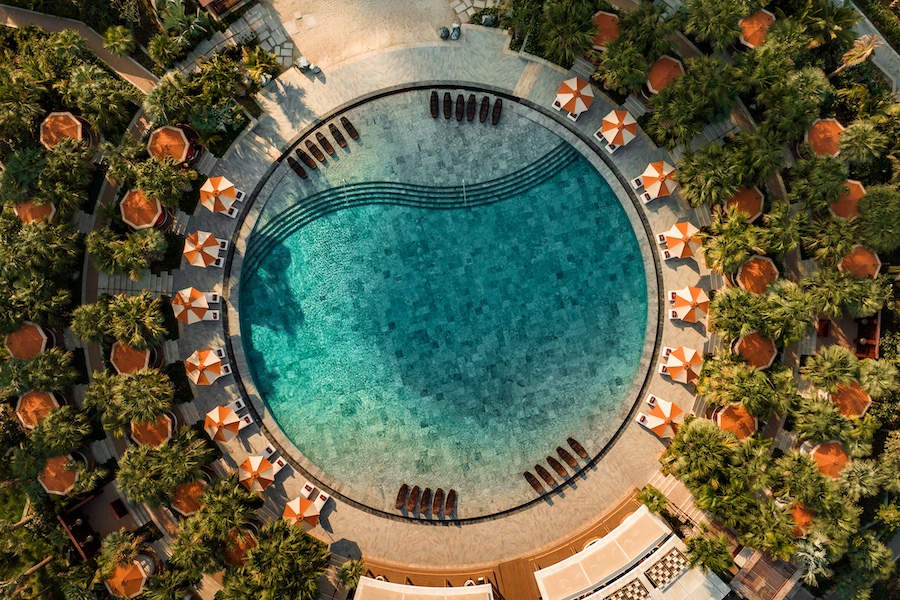 Jumeirah Marsa Al Arab Kinugawa Adult Pool circle orange white beach umbrellas aerial view