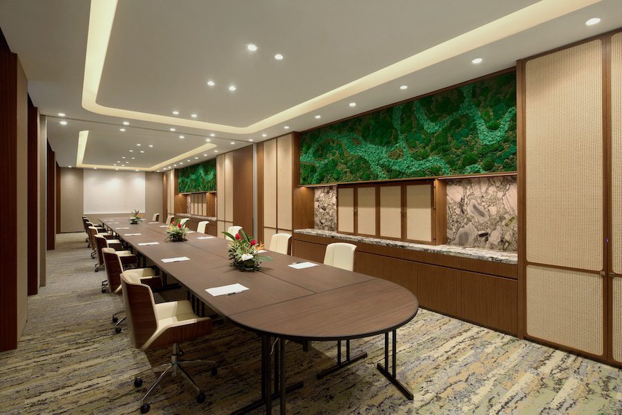 Mandai Rainforest Resort By Banyan Tree singapore biophilic design Meeting Room conference table