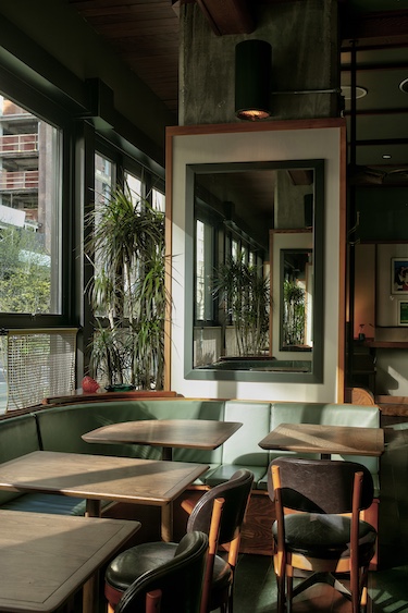 lele's roman brooklyn new york italian restaurant sage green banquette mirror