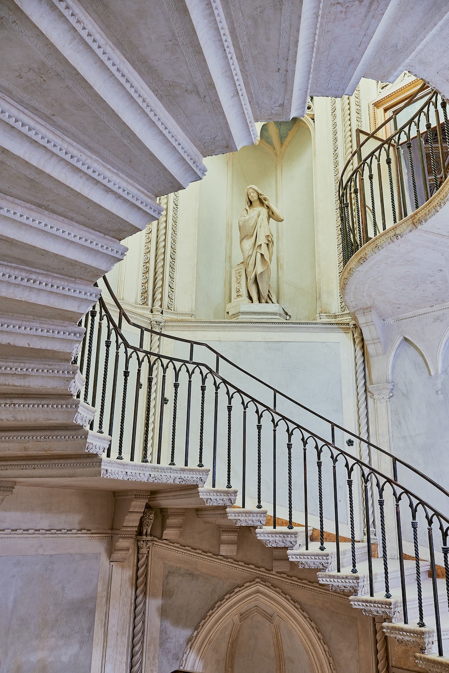 Orient Express Palazzo Donà Giovannelli grand staircase piano nobile statue