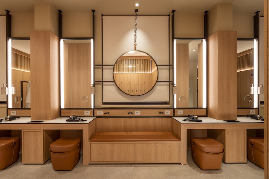 De Montel Terme Milano urban thermal spa milan italy former horse stable Scuderie De Montel changing rooms wood mirror