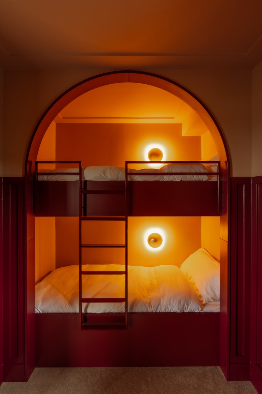 Efteling Grand Hotel the netherlands theme park guestroom bunkbed