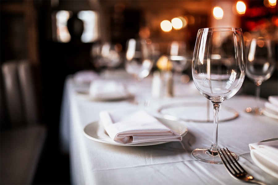 fine dining restaurant table setting